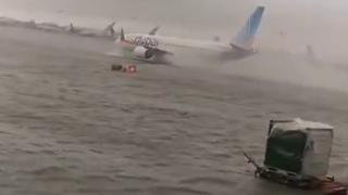 Aeroportul din Dubai "a intrat la apă". Pistele, inundate după o furtună puternică: zeci de zboruri anulate sau redirecţionate