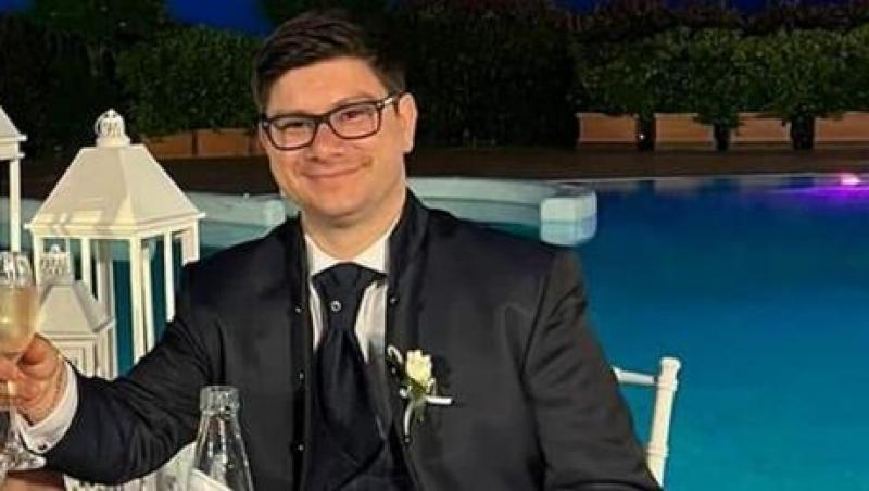 Un bărbat de 33 de ani a murit în timpul unui zbor Ryanair din Torino. Soţia lui însărcinată se afla pe un loc mai în spate şi nu a aflat de tragedie decât la aterizare