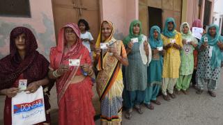 În India încep azi cele mai ample alegeri din lume. Un miliard de oameni sunt așteptați la urne până pe 1 iunie