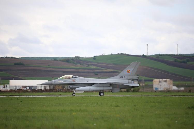 Trei aeronave F-16 cumpărate din Norvegia au ajuns la Câmpia Turzii. Forţele Aeriene au în dotare 20 de aeronave F-16