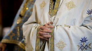 Un preot din Constanţa a refuzat să spovedească o femeie de 87 de ani: "Să vă fie rușine că trimiteți acasă o bătrână în cârje"