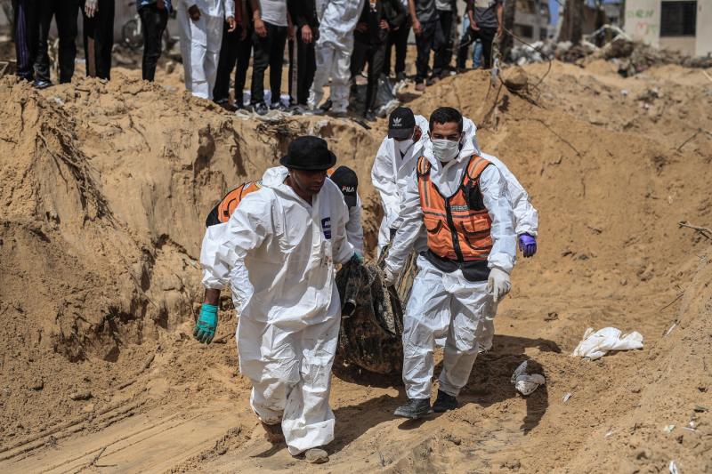 ​Scandalul gropilor comune din Gaza: "Ucişi cu mâinile legate şi dezbrăcaţi". UE şi ONU cer anchetă, Israelul neagă