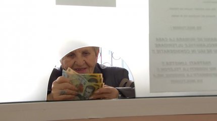 Datele exacte când vor intra pensiile pe luna mai, pe card şi prin Poştă. Anunţul ministrului Muncii