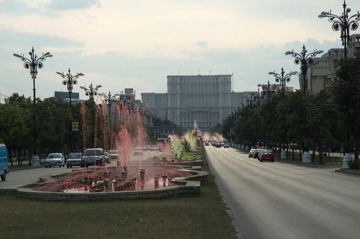 Palatul Parlamentului este printre principalele atracţii turistice ale Bucureştiului