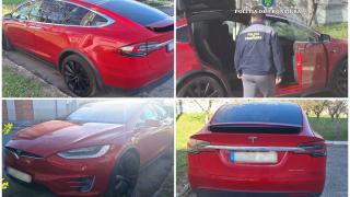Tesla de 200.000 de euro, furată din Germania, depistată la Vama Huși. Șoferul le-a spus polițiștilor că a împrumutat mașina de la șeful lui