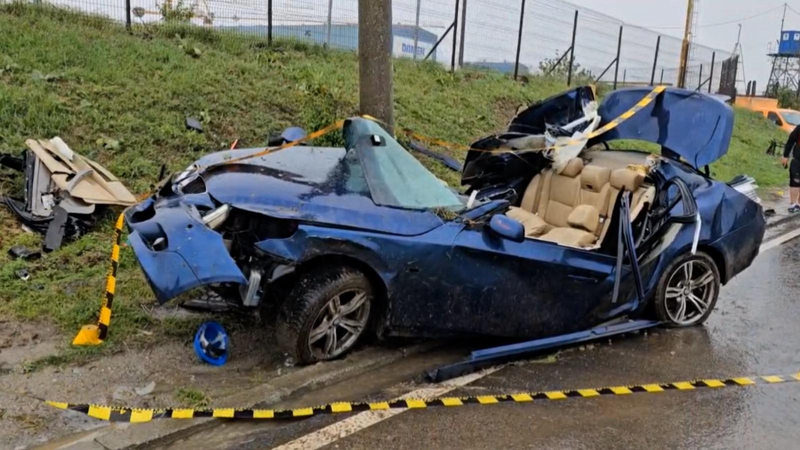 Filmul accidentului din Mangalia, în care un tânăr şi-a pierdut viaţa iar altul a intrat în comă. O cameră a surprins impactul zdrobitor