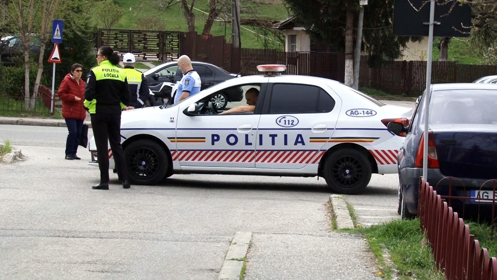 O fetiţă din Mioveni a căzut de două ori de la acelaşi geam