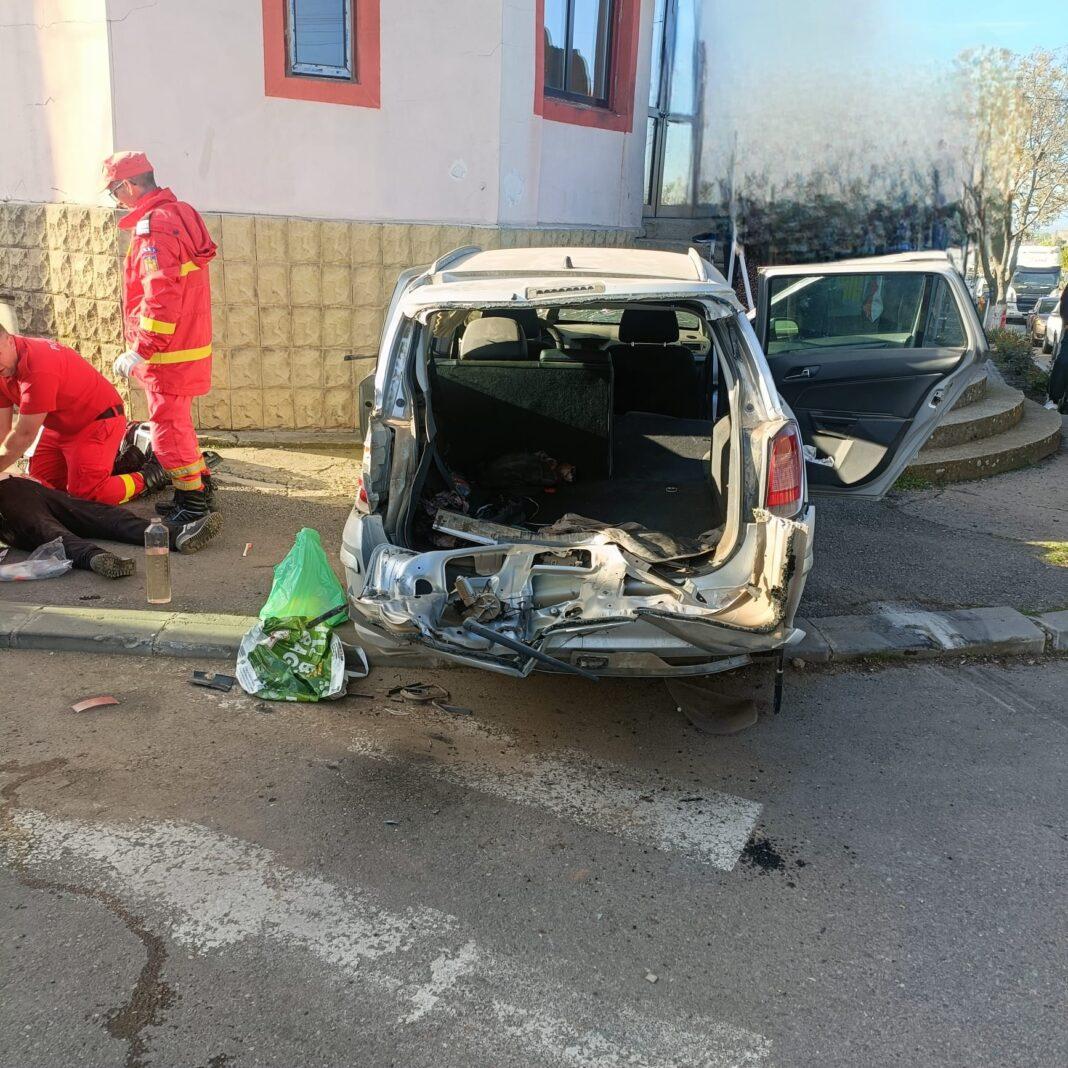 Alte două femei și un bărbat au ajuns la spital