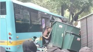 Trei morți și mai mulți răniți, după ce un autobuz a spulberat o mulțime de pietoni, în China. Șoferul făcuse infarct la volan