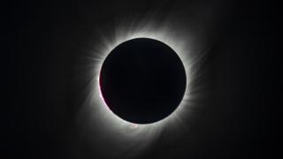Eclipsa totală de soare, 8 aprilie, LIVE VIDEO. Cum şi când o poţi urmări