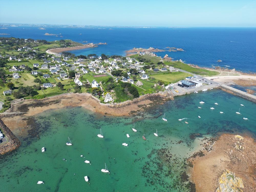 O comună din Europa cu doar 3.000 de locuitori vinde proprietăţi la malul mării începând cu 25.000 de euro