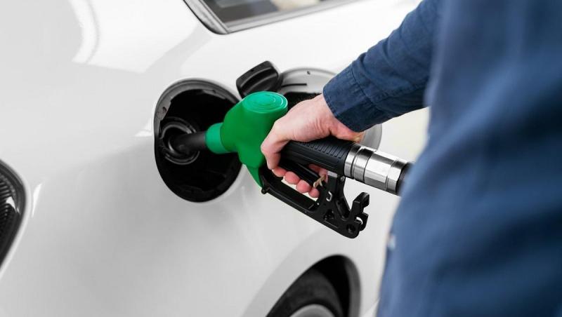 Care sunt preţurile la carburanţi astăzi, 16 mai 2024. Avem o nouă zi cu scăderi masive de preţuri la benzină şi la motorină 
