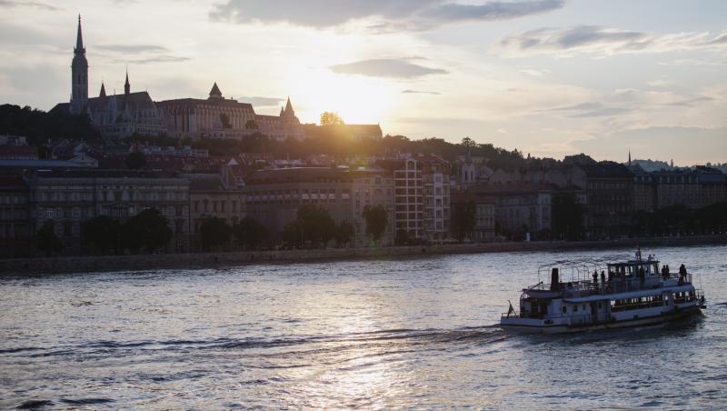 Accident grav pe Dunăre. Doi morţi şi cinci dispăruţi, după ce o barcă cu motor s-a ciocnit cu o navă de croazieră în apropiere de Budapesta