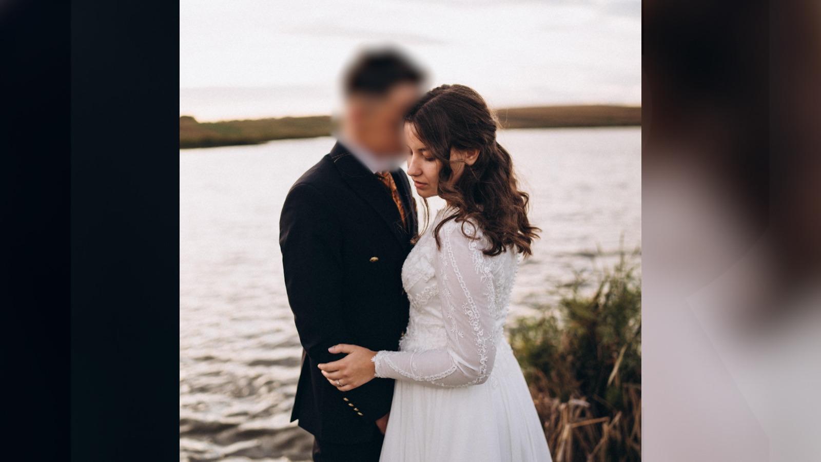 Ea şi soţul ei Bogdan se căsătoriseră anul trecut