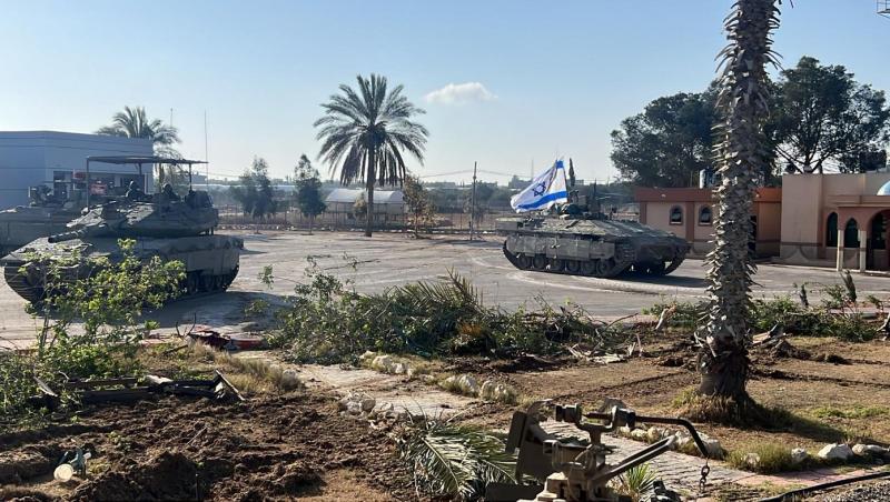 Israelul a capturat punctul de trecere a frontierei de la Rafah. ONU are accesul interzis, şeful CIA se duce în Egipt