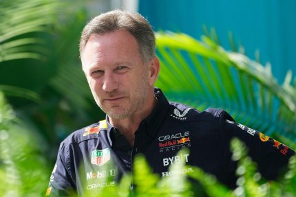 Red Bull a luat 220 de angajaţi de la rivala Mercedes, afirmă Christian Horner. Mercedes vrea să-l ia pe Verstappen de la RedBull