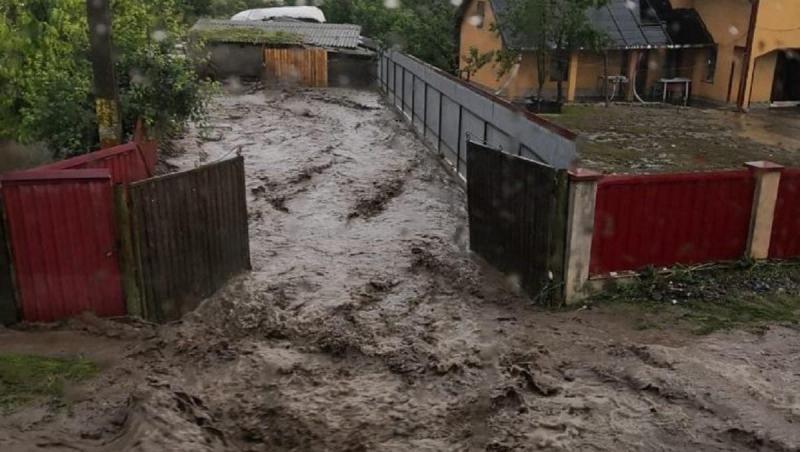 Alertă de inundații în România. Zeci de râuri din Moldova și Transilvania, sub avertizare până miercuri dimineaţă