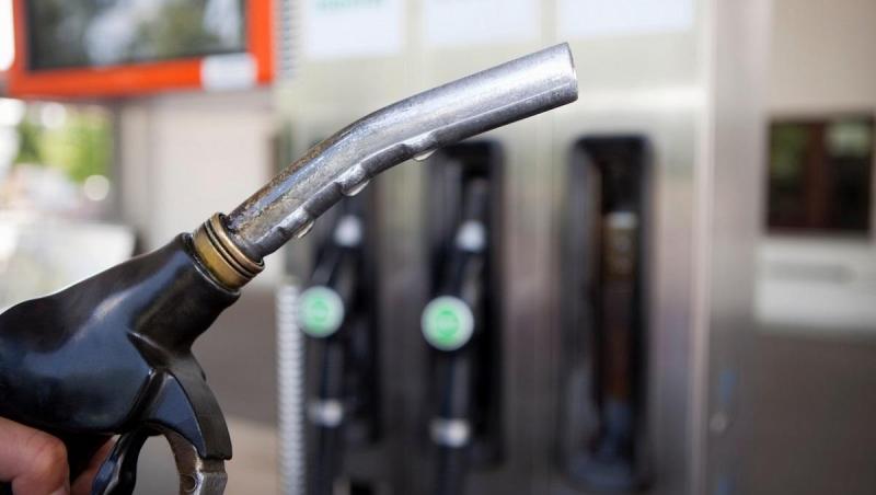 Care sunt preţurile la carburanţi astăzi, 11 iunie 2024. Preţul la benzină standard creşte cu 4 bani pe litru 