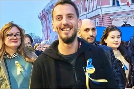 Activistul Radu Hossu, decorat de Zelenski, candidează pentru şefia USR alături de la Dominic Fritz şi Elena Lasconi