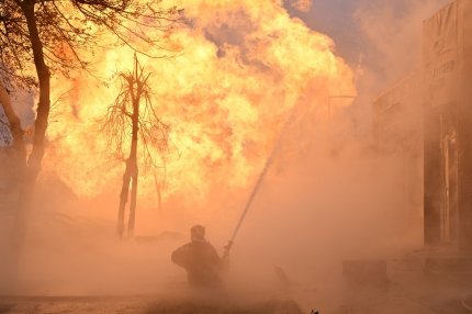 Costul climatic uriaş al primilor doi ani de război în Ucraina: Echivalează cu emisiile anuale produse de 90 milioane de maşini