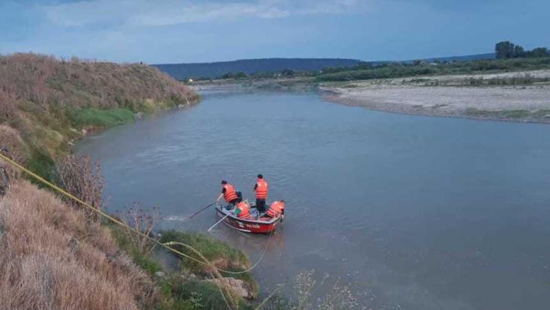 Cadavru găsit în râul Mureş, lângă podul Traian din Arad