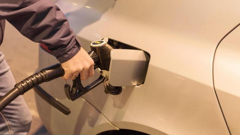 Care sunt preţurile la carburanţi astăzi, 18 iunie 2024. Preţul la motorină creşte cu 3-4 bani pe litru
