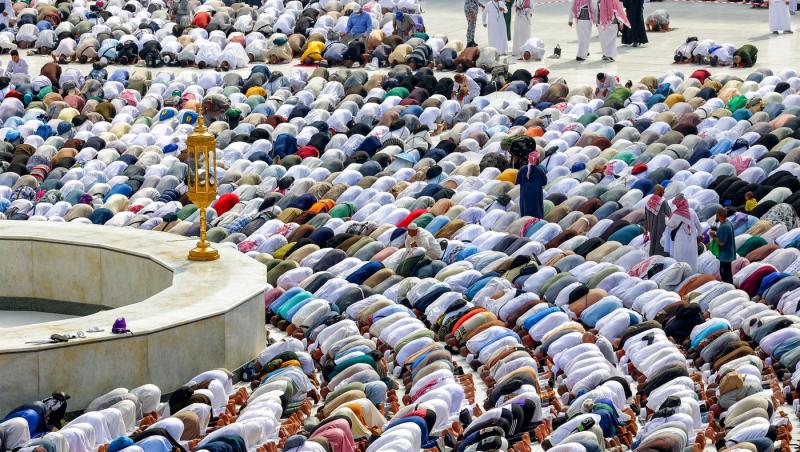 Cel puțin 550 de credincioși musulmani au murit în timpul pelerinajului de la Mecca din cauza temperaturilor de aproape 50 de grade