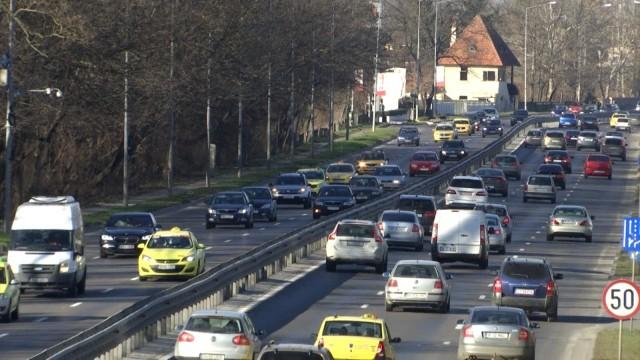 Veste bună pentru şoferi. Preţul polițelor RCA ar putea fi plafonat până la 30 septembrie