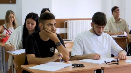 Ce nu trebuie să facă elevii înainte de un examen. Profesor: "Este absolut greşit"