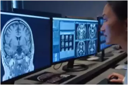 Un copil de 13 ani din UK a primit primul implant care controlează crizele de epilepsie. Numărul lor, redus cu până la 80% Un copil de 13 ani din UK a primit primul implant care controlează crizele de epilepsie. Numărul lor, redus cu până la 80%