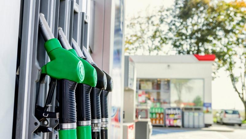 Care sunt preţurile la carburanţi astăzi, 24 iunie 2024. Au crescut cu 5-6 bani pe litru