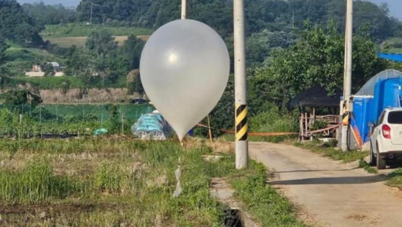 Războiul baloanelor se intensifică în peninsula coreeană. Activitatea aeroportului Incheon, dată peste cap din cauza "proiectilelor" trimse de Phenian