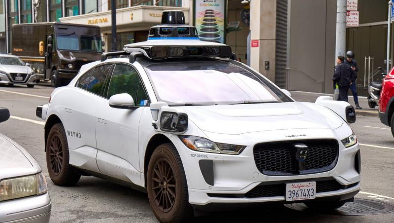 Orașul în care Google lansează taxiurile fără șofer pentru publicul larg. Cât costă o cursă de 20 de minute