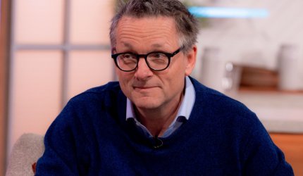 Prezentatorul TV Michael Mosley a fost dat dispărut în Grecia, în timpul unei plimbări pe plajă. Operaţiune amplă de căutare