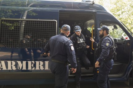 Desfăşurare de forţe a MAI. Câţi poliţişti şi jandarmi vor fi prezenţi la alegerile locale şi europarlamentare