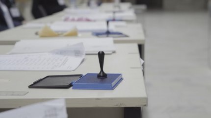 Trei dosare penale în doar câteva ore, în Sibiu: buletin deja ştampilat, furt de ştampilă şi introducere frauduloasă de buletine de vot în secţie