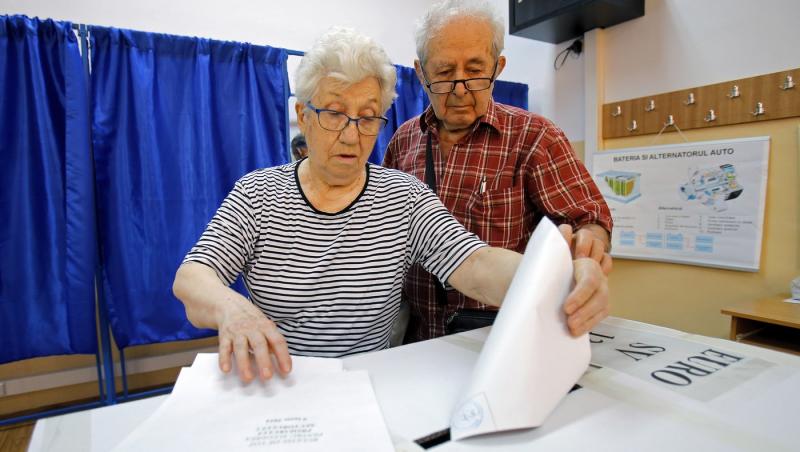 Un bărbat din Gorj a solicitat urna mobilă pentru bunica sa de 90 de ani şi a votat în locul ei