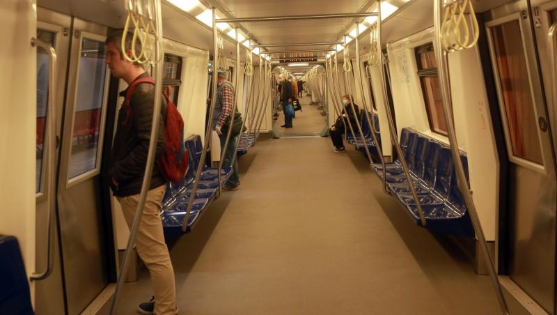 Sesizări privind existenţa unui "miros înţepător" în unele staţii de pe Magistrala 5 de metrou. Reacţia Metrorex