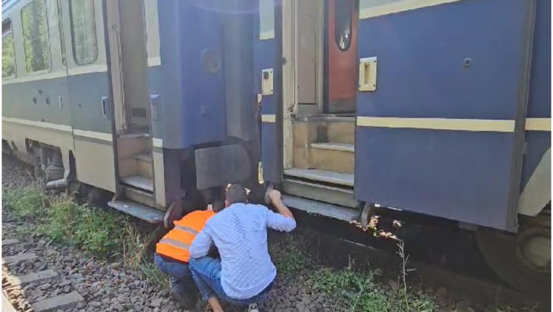 Trenul internaţional Curtici - Bucureşti Nord a deraiat. Cei 200 de călători, preluaţi cu autocare până la Braşov