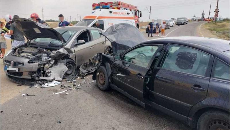 Accident cu 5 răniți pe o șosea din Ialomița, după ce două mașini s-au ciocnit violent. Printre victime, un băiat de 17 ani