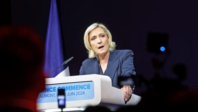 Marine Le Pen îl acuză pe  Macron de "lovitură de stat administrativă": Ar urma să facă zeci de numiri de ultim moment