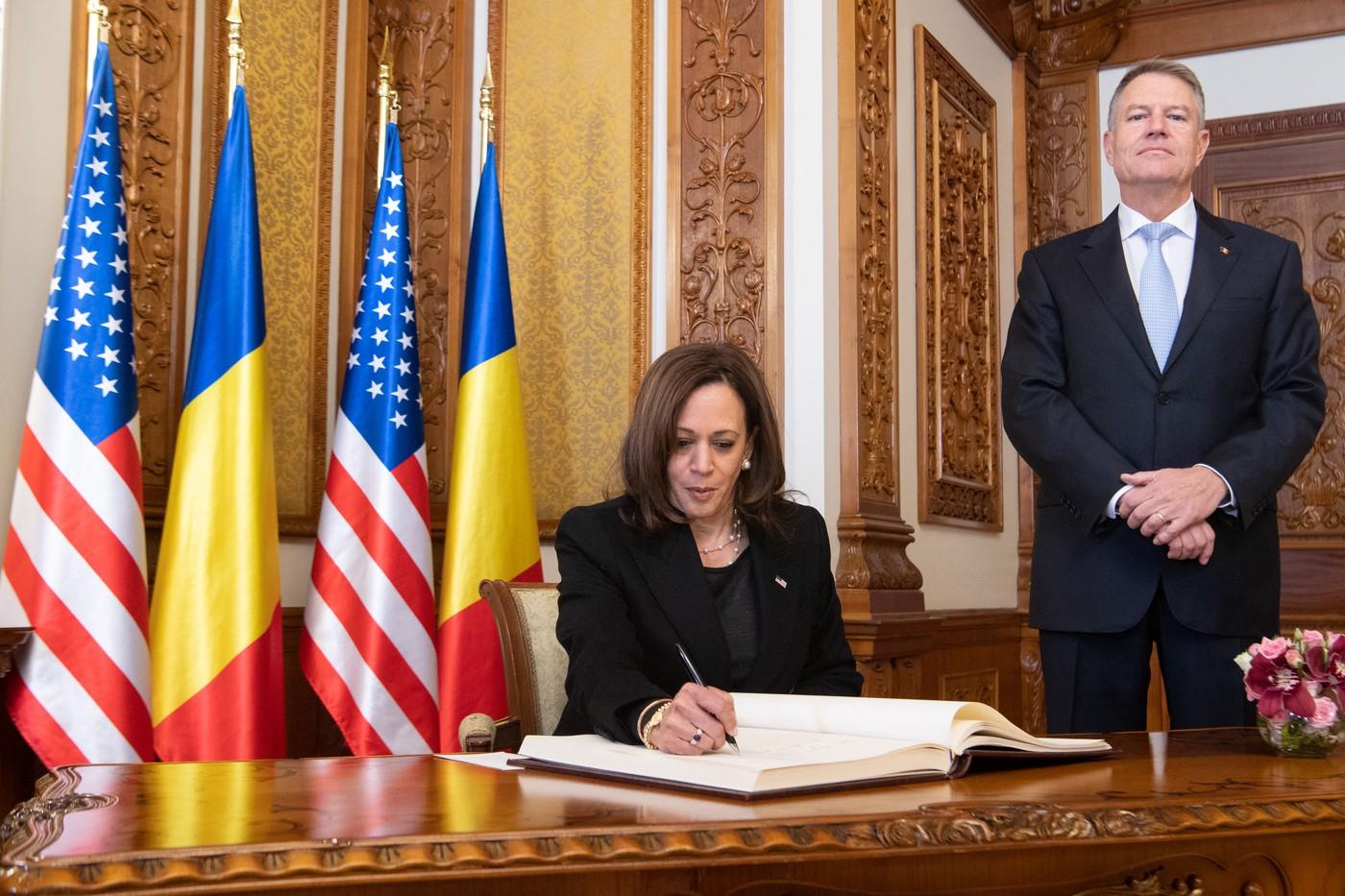 Kamala Harris Klaus Iohannis