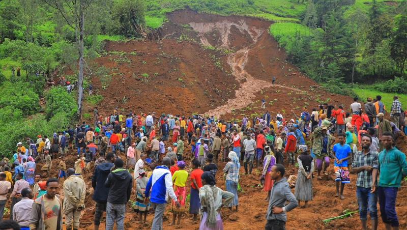 Peste 220 de persoane au murit după o alunecare masivă de teren în Etiopia. 14.000 de oameni aşteaptă să fie evacuaţi