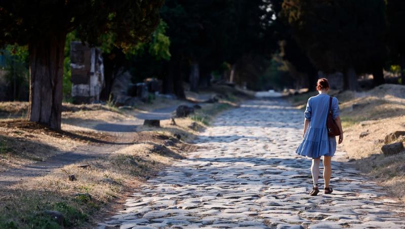 "Regina drumurilor romane", inclusă în Patrimoniul Mondial UNESCO. Via Appia este un drum pavat, de 500 km, vechi de peste două milenii