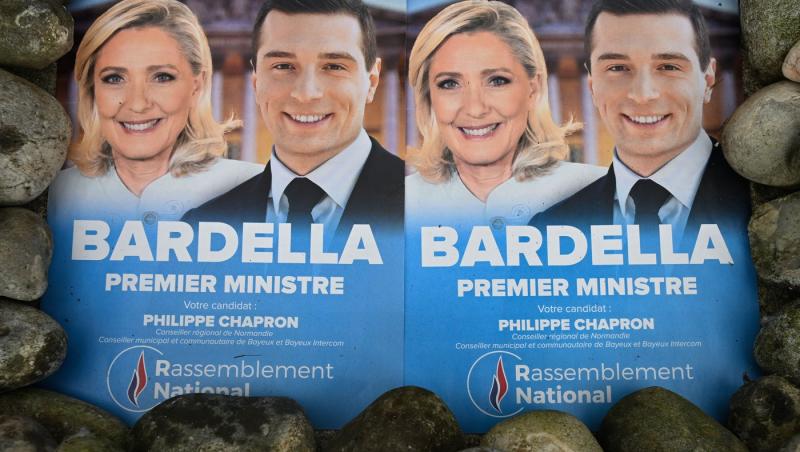 Alegeri Franţa. Peste 200 candidaţi de centru şi stânga s-au retras pentru a împiedica extrema dreaptă să preia puterea. Va funcţiona planul?