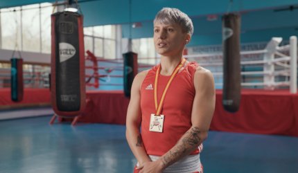 Lăcrămioara Perijoc, pugilista care reprezintă România la JO 2024, și-a donat medalia de aur de la europene în cadrul programului MedLife dedicat copiilor cu cancer