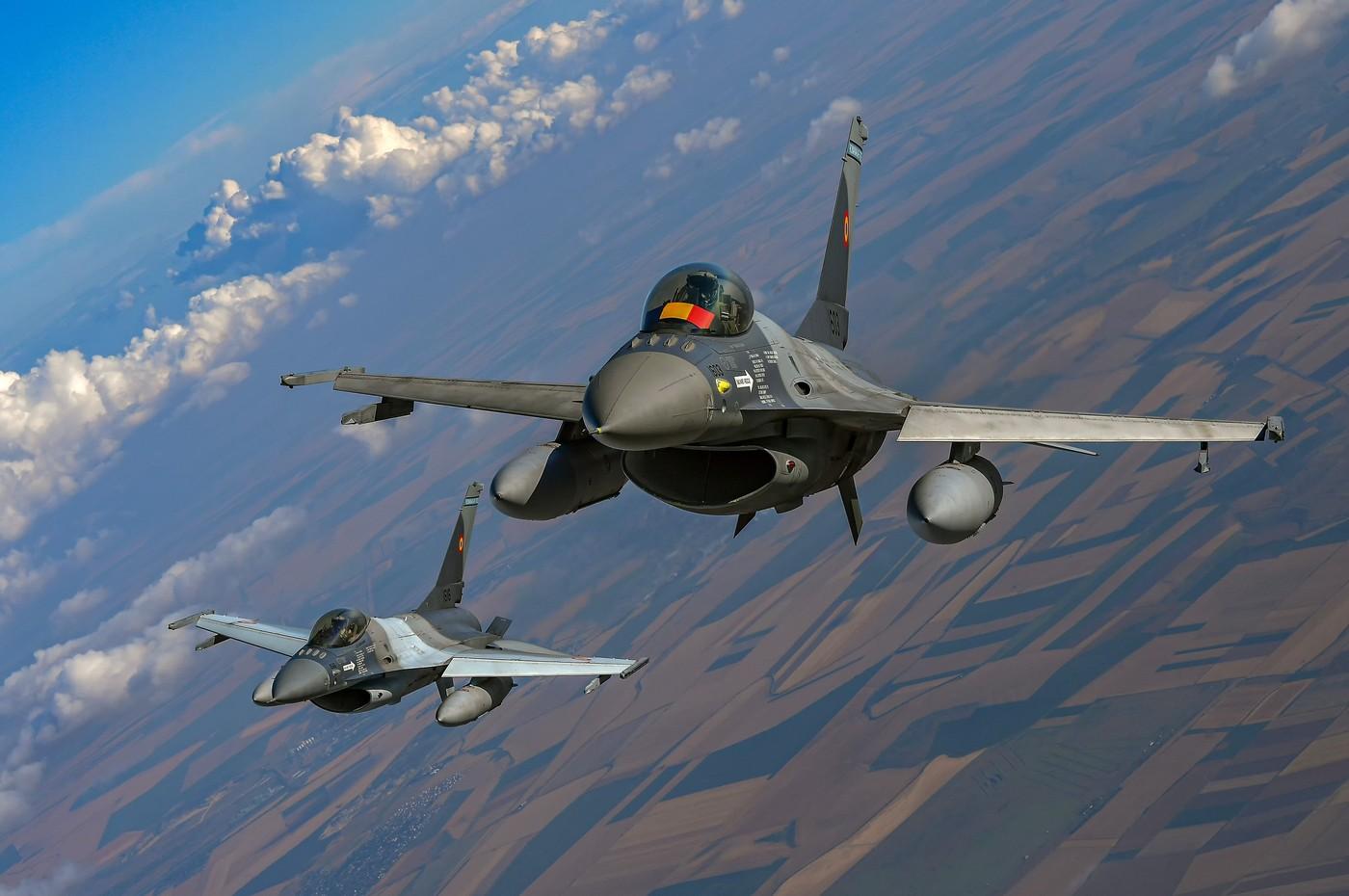 Două F-16 ale Forţelor Aeriene Române, ridicate în aer pentru a monitoriza situaţia după un atac al ruşilir în Ucraina