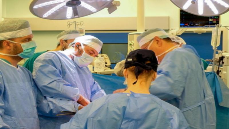 Pacientă cu cancer peritoneal salvată de medicii de la MedLife Sibiu printr-o metodă revoluționară de tratament – citoreducția tumorală și HIPEC