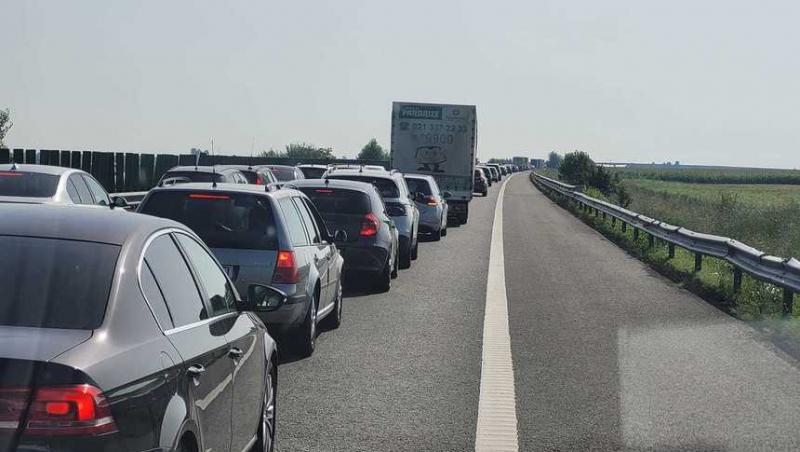 Opt mașini s-au ciocnit pe Autostrada Soarelui, în drum spre mare. Circulaţia pe A2, afectată pe sensul de mers Bucureşti-Constanţa