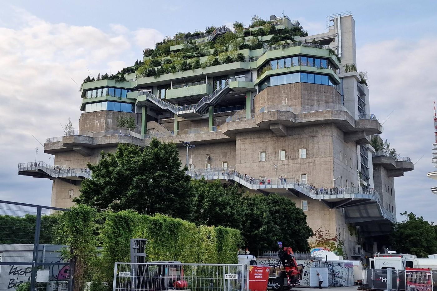 Un buncăr din Germania folosit în timpul celui De-al Doilea Război Mondial a fost transformat într-un hotel de lux. Cât costă o cameră acolo